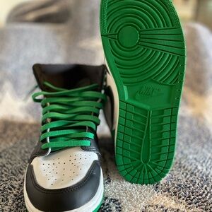 Jordan 1 Retro High OG ‘Luck Green’ size 12